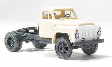 GAZ-52-06 tractor<br /><a href='images/pictures/MiniaturModelle/034331.jpg' target='_blank'>Full size image</a>